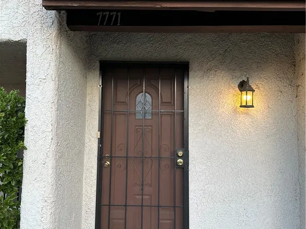 7771 Via Capri, Burbank, CA 91504