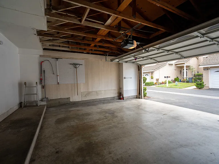3625 Meadowlark St — Photo 43