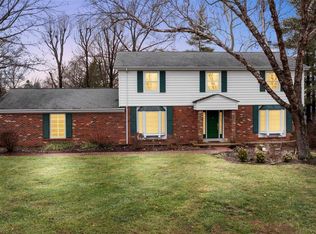 823 Carillon Ct, Saint Louis, MO 63141