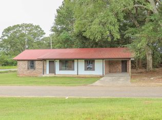 303 N 9th St, Lumberton, MS 39455