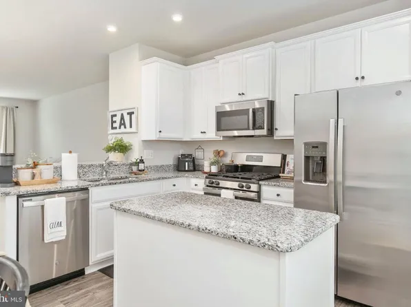 533 View Point Way, Fredericksburg, VA 22405