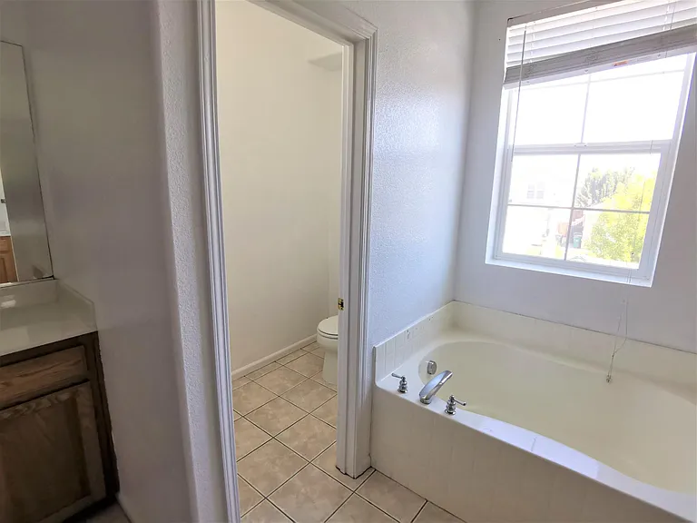 10413 Bunker Ln — Photo 22