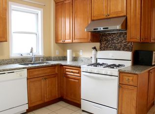18 Chase St #3, Boston, MA 02125