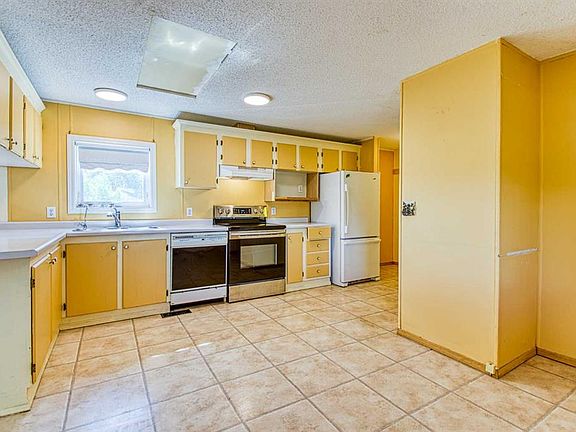 5th image of 9709 N 107th St