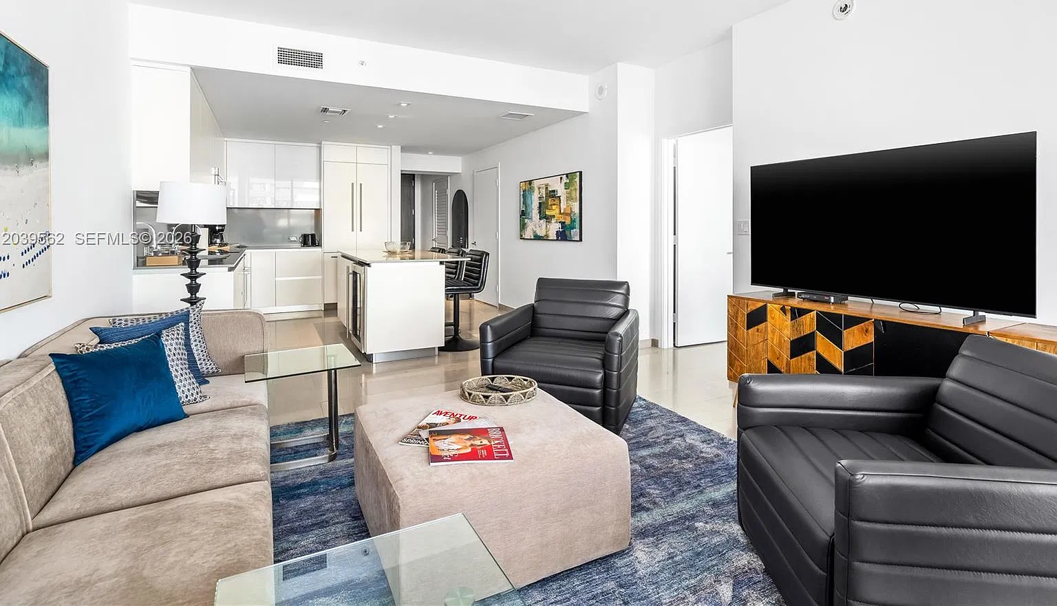 1 bed, 1.5 bath, 886 sqft, $4,300 — Photo 1