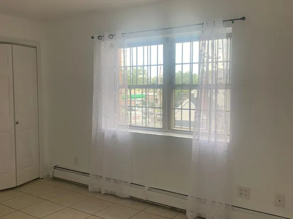 9415 110th St, South Richmond Hill, NY 11419