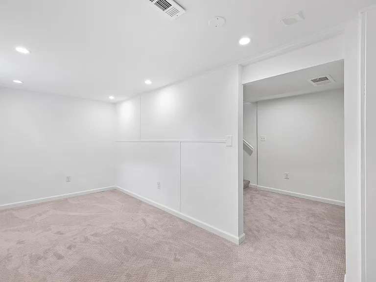 716 Audrey Ln — Photo 41