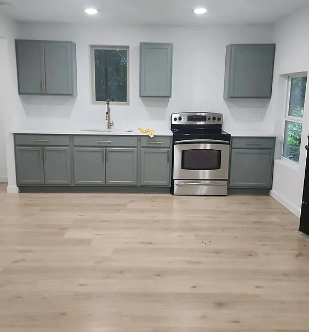 5 bed, 2000 sqft, $2,300 — Photo 1