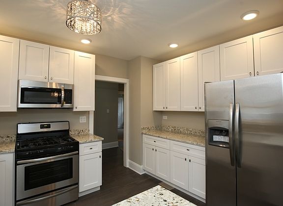 3rd image of 1015 S 24th Ave