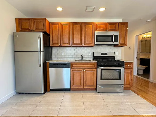 Rented by NY Space Finders Inc. | media 8