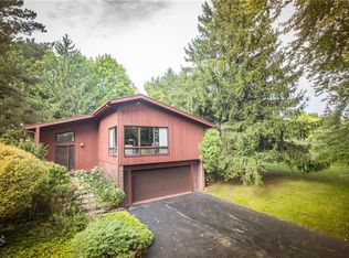 427 Thornell Rd, Pittsford, NY 14534