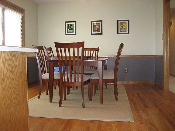 Kitchen/ Dining Area