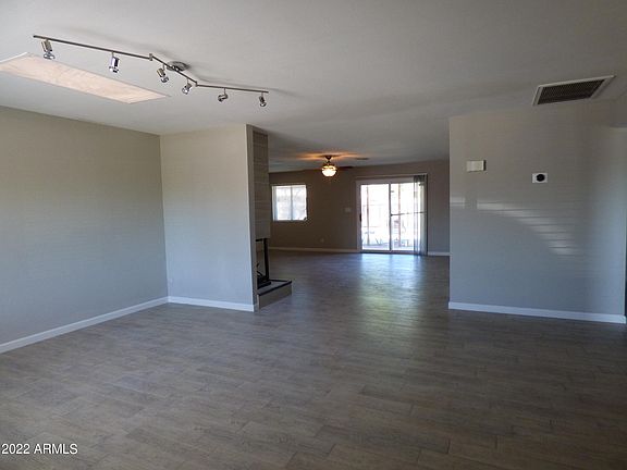 3rd image of 4420 W Sierra St