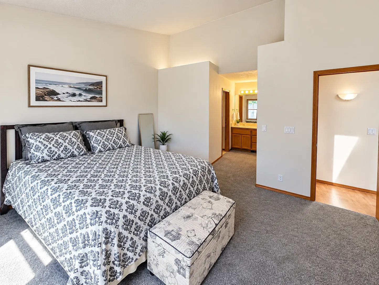 3 bed, 1446 sqft, $3,900 — Photo 3