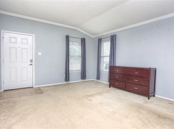 4th image of 300 Kingfisher Ln