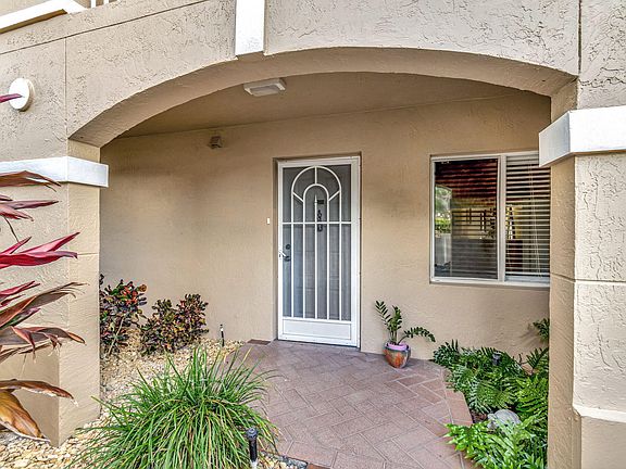 5th image of 5842 Crystal Shores Drive #105