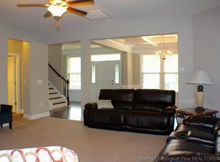 1437 Vergeland Dr — Photo 6
