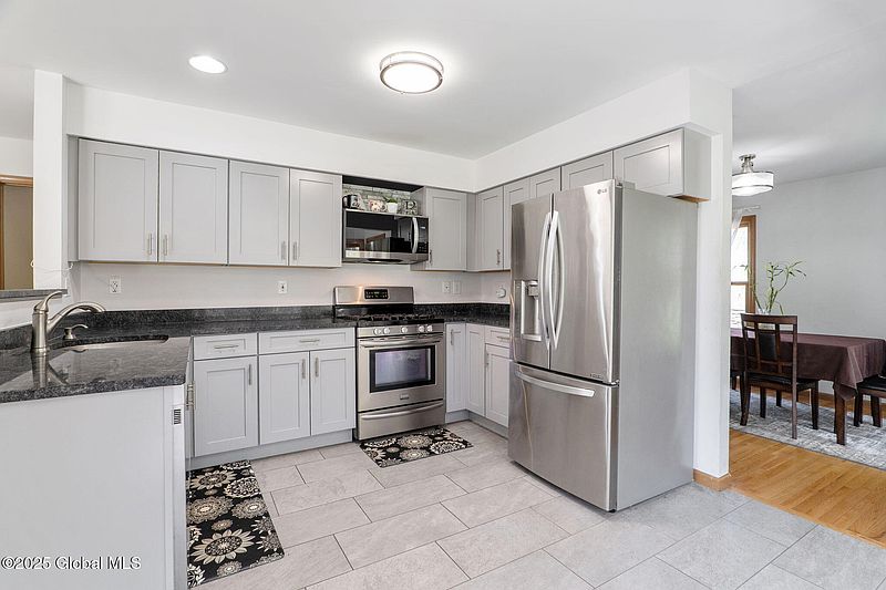 4th image of 241 Concord Hill Drive