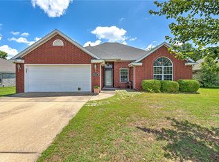 810 Harvest St, Centerton, AR 72719