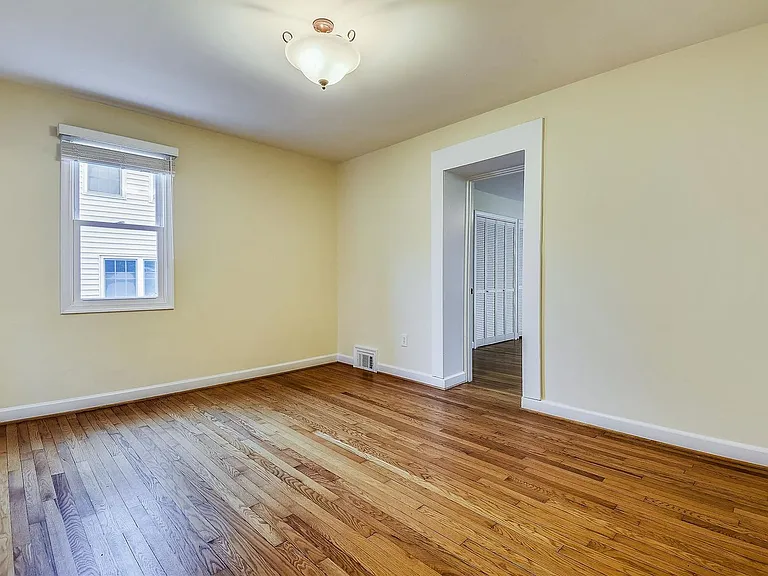 210 E Hamilton Ave — Photo 27