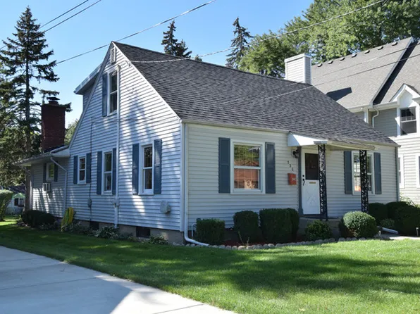 530 Walnut St, Batavia, IL 60510