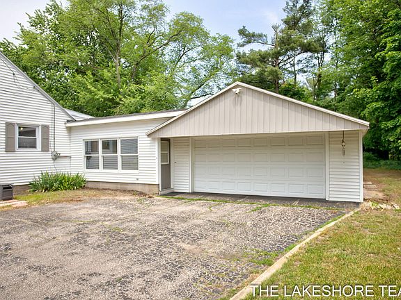 5th image of 14581 Riley St