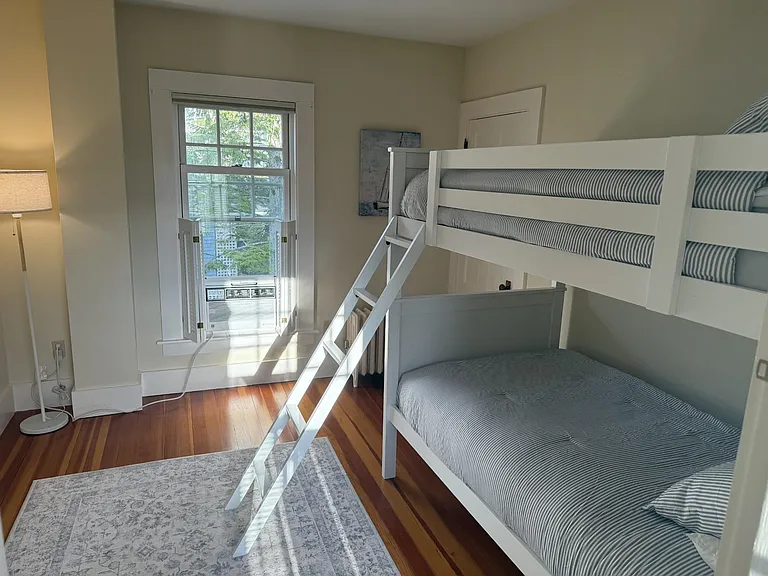 15 Lake Ave — Photo 28