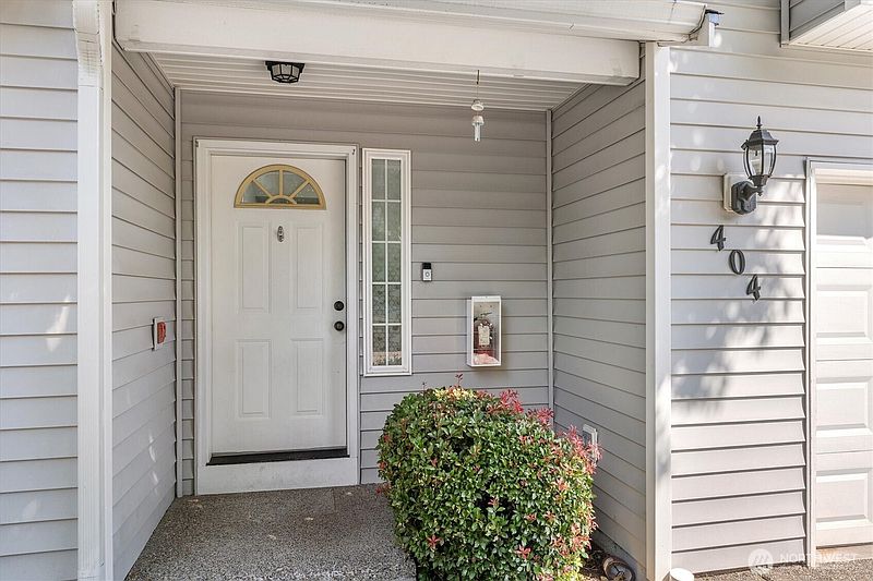 4th image of 2220 S 336th Street #404