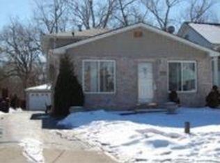 2621 Grove St, Blue Island, IL 60406