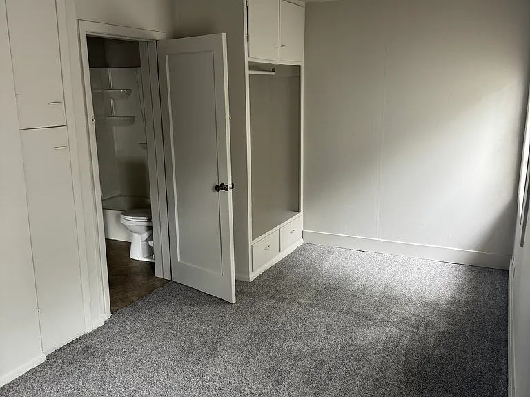 2820 E 8th St #2820 — Photo 9