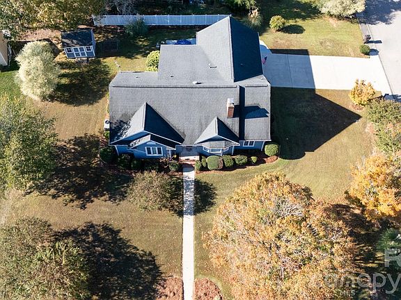4th image of 2065 Hightower Rd
