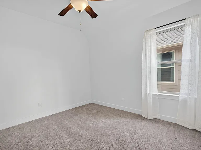 31418 Golden Cliffs Ln — Photo 38