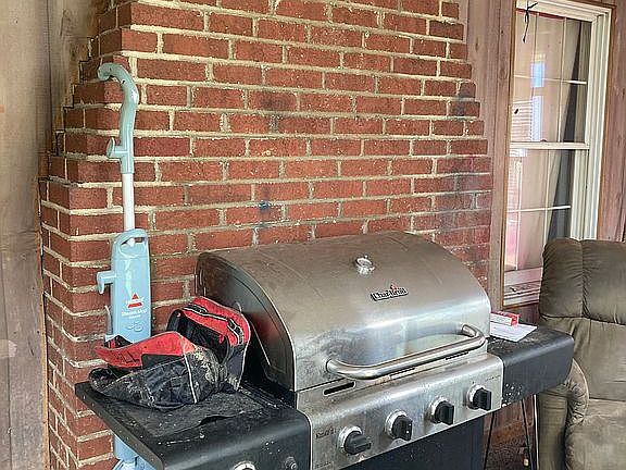 4th image of 803 Woodward Dr