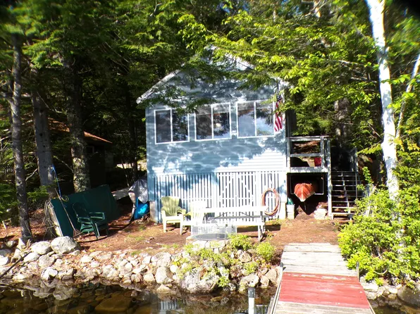 64 Lakeside Drive, Raymond, ME 04071
