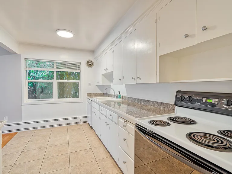 2244 NW Overton St #8 — Photo 14