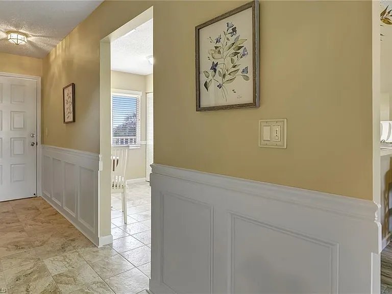 3062 Sandpiper Bay Cir #K302 — Photo 8