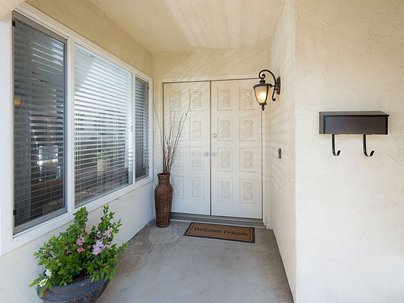 4th image of 2224 La Sierra Way