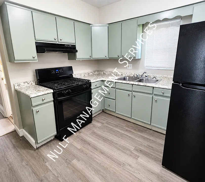 1210 Maple Ave #2