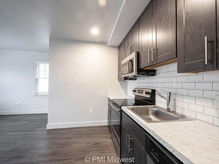 Priscilla Apartments — Photo 17