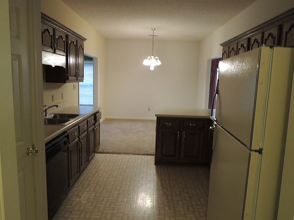 2nd image of 2198 Oakmont Ave