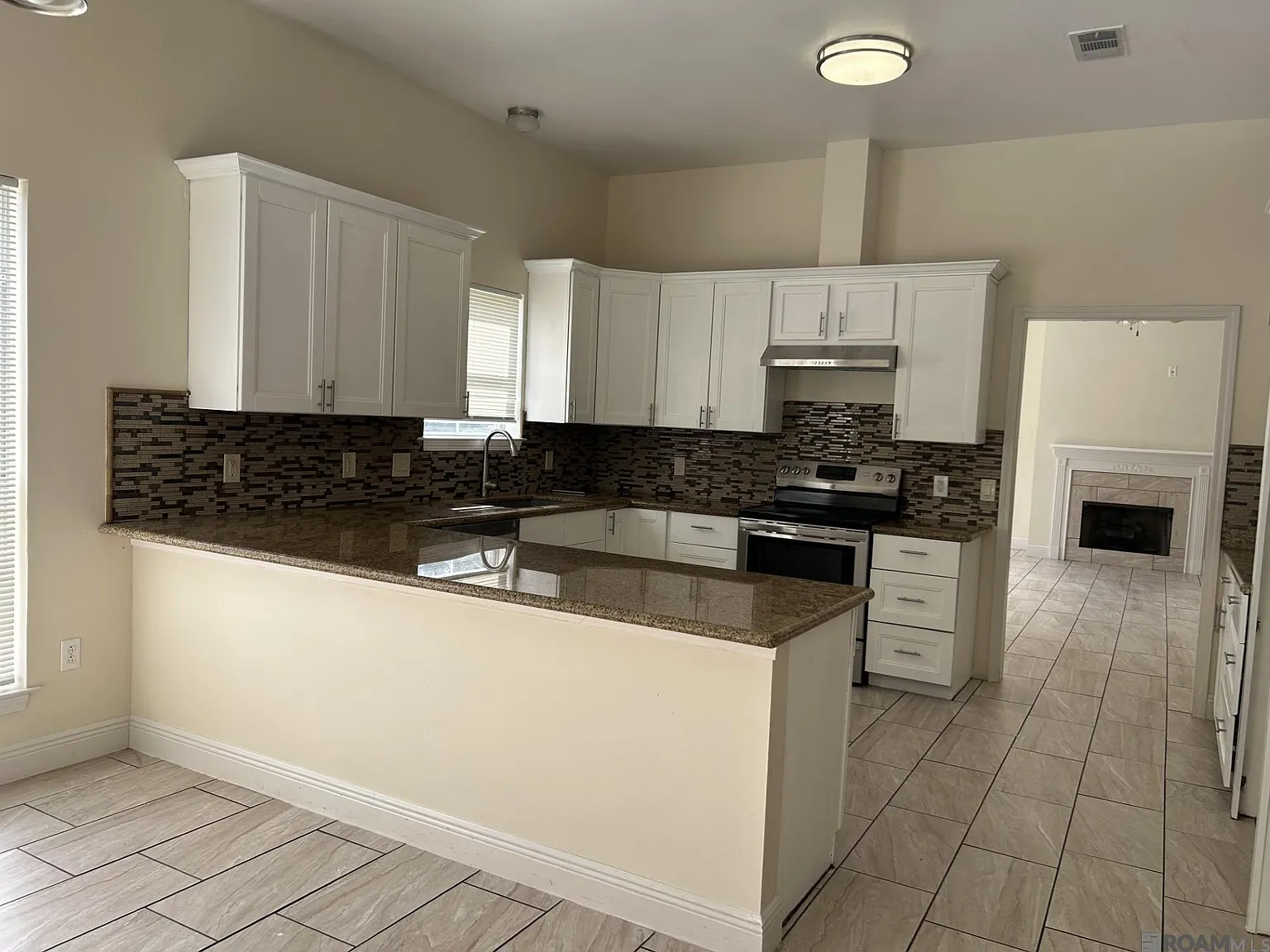 4 bed, 2266 sqft, $2,000 — Photo 4