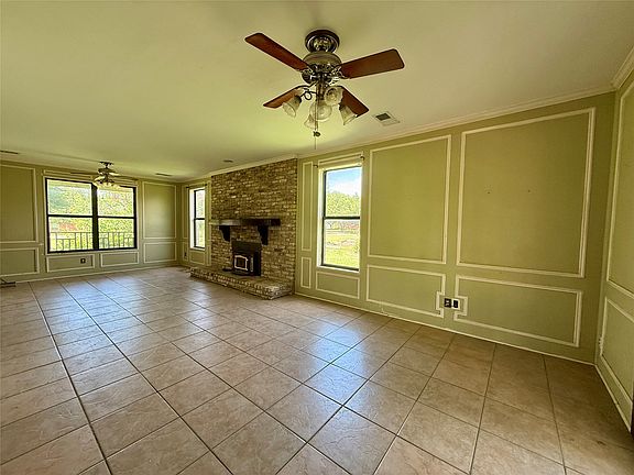 3rd image of 12B Rhea Mills Cir