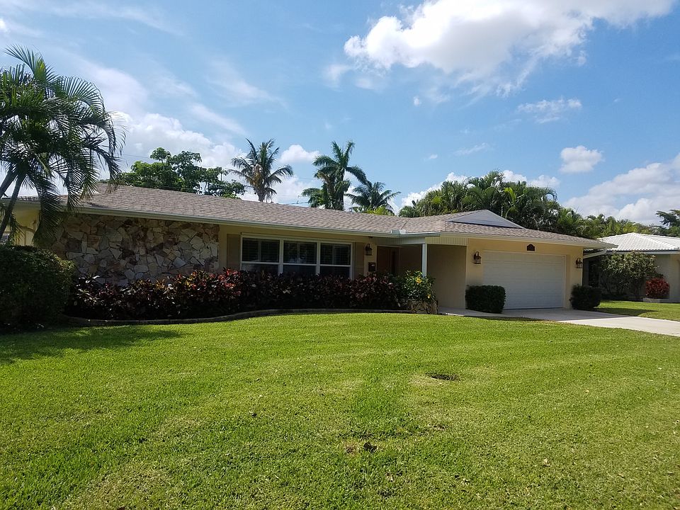 1st image of 867 Lakeside Dr
