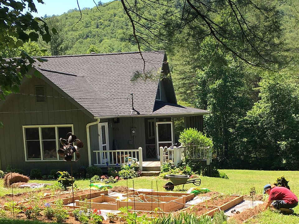 2nd image of 65 Hemlock Farms Rd