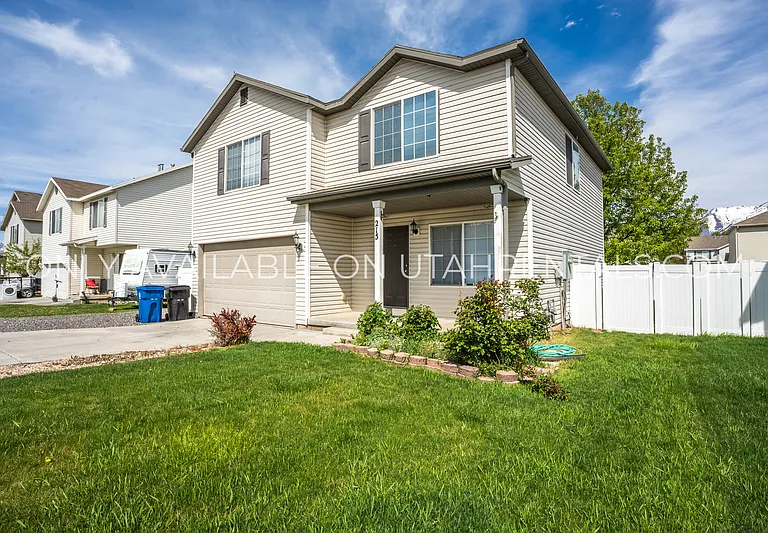 215 S 1050 W — Photo 1