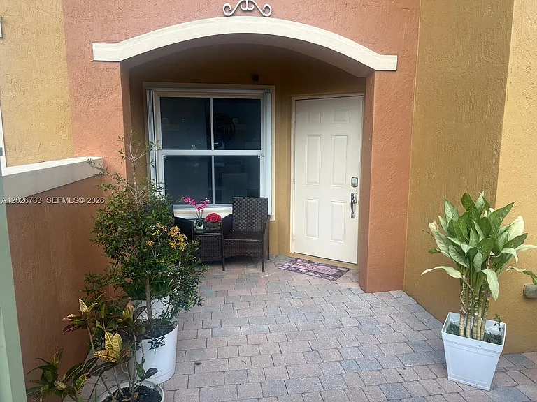 943 SW 143rd Ter #2109 — Photo 5