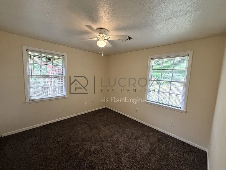 2805 Engleside Dr — Photo 6