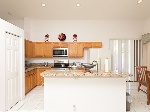 4th image of 7570 Savannah Ln