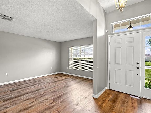 4th image of 856 Franconville Ct