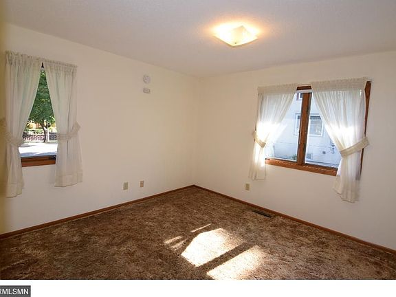 5th image of 502 2nd Ave S